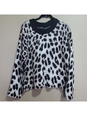 Lily Morgan Leopard Print Sweater Size Large